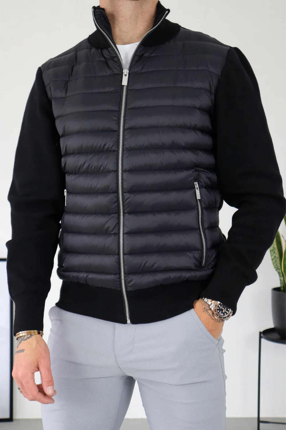 Men's Hybrid Puffer Zip Up Jacket with Quilted Front and Knit Sleeves - Image 2