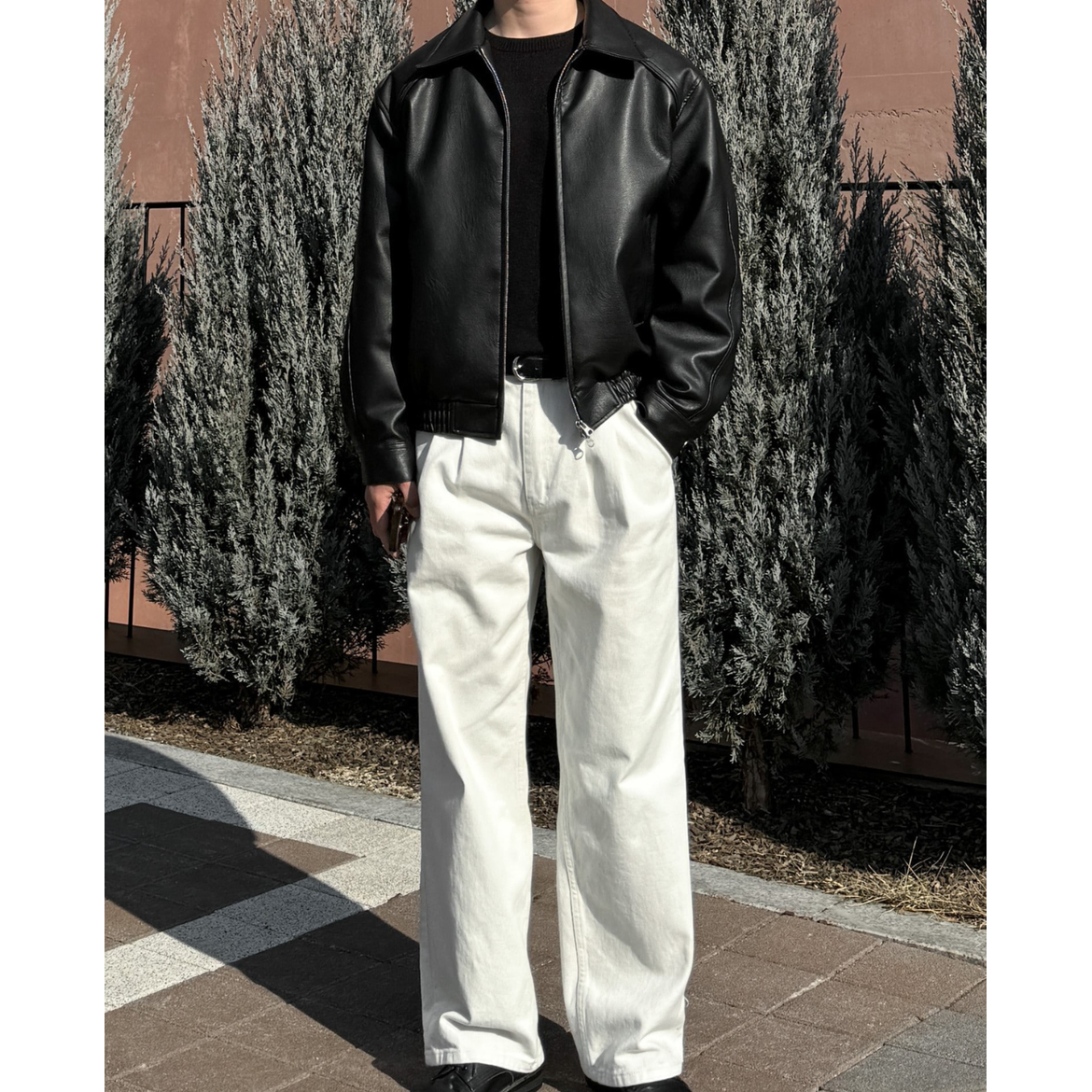 Men's Leather Bomber Jacket with Pointed Collar and Zip Closure - Image 3