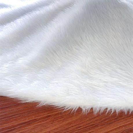 White Faux Fur Christmas Tree Skirt with Plush Fluffy Texture for Holiday Décor - Image 5