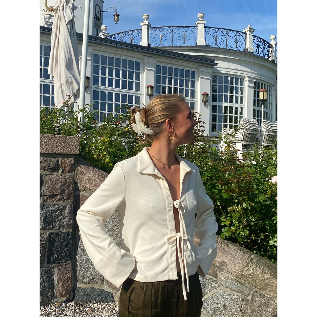 Women's Tie Front Blouse with Long Sleeves Wide Cuffs and Bow Bands - Image 3